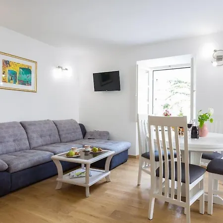 Superior - Central Royal Palace - Old Town *