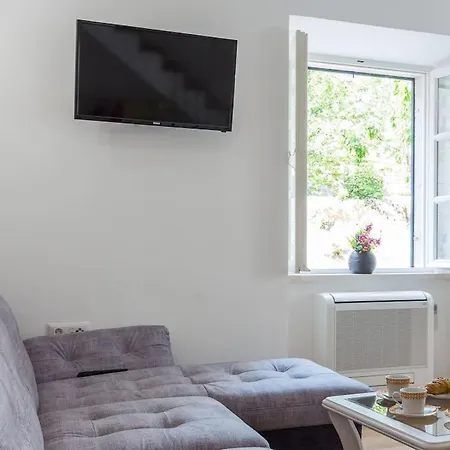 Superior - Central Royal Palace - Old Town